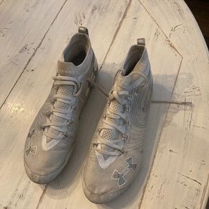 Under armour spotlight cleats